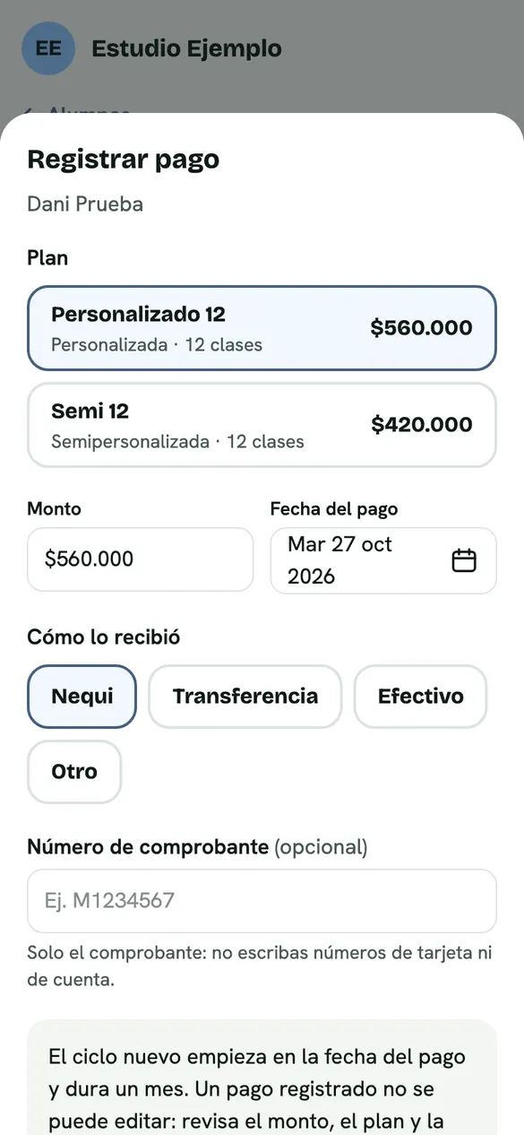 Hoja «Registrar pago»: el plan, el monto, la fecha y cómo recibió el pago (Nequi, transferencia, efectivo u otro)